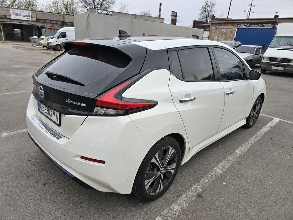 Оренда Nissan Leaf 2 60kWt