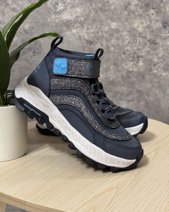 27 р Дитячі черевики Skechers Fuse Tread