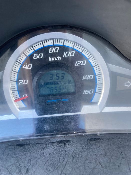 Honda Pcx 2018 com baú.