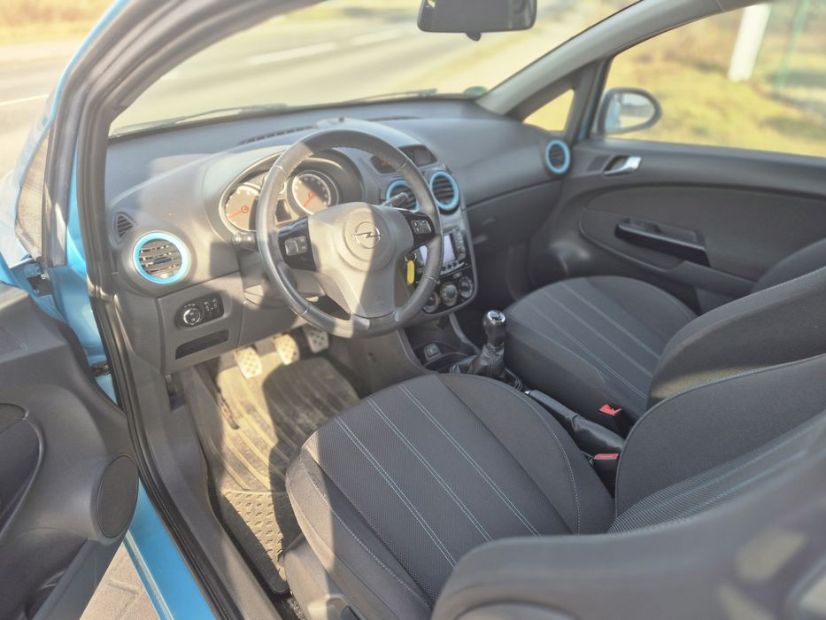 * OPEL CORSA D * LIFT * 1.4 Benzyna * Klimatyzacja * Alu 17 *
