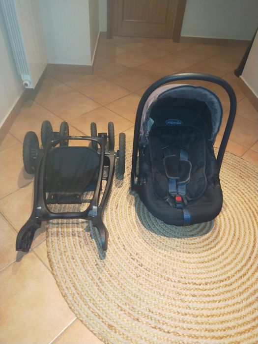 Carrinho-ovo de bebe em bom estado
