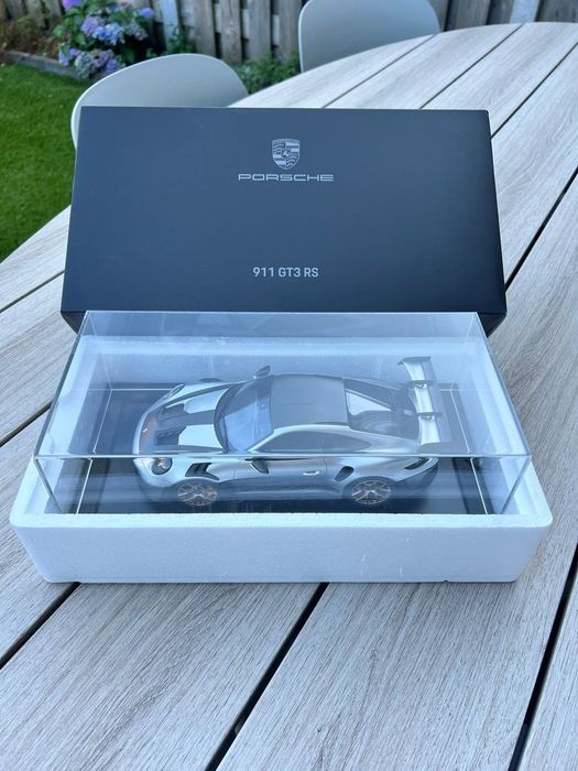 1:18 Model Spark Porsche 911 GT3 RS