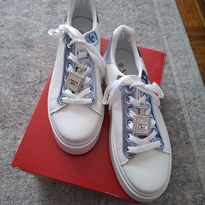 Buty sneakersy na platformie 40 Nowe