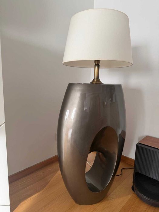 Candeeiro Alto Castanho com Abajour