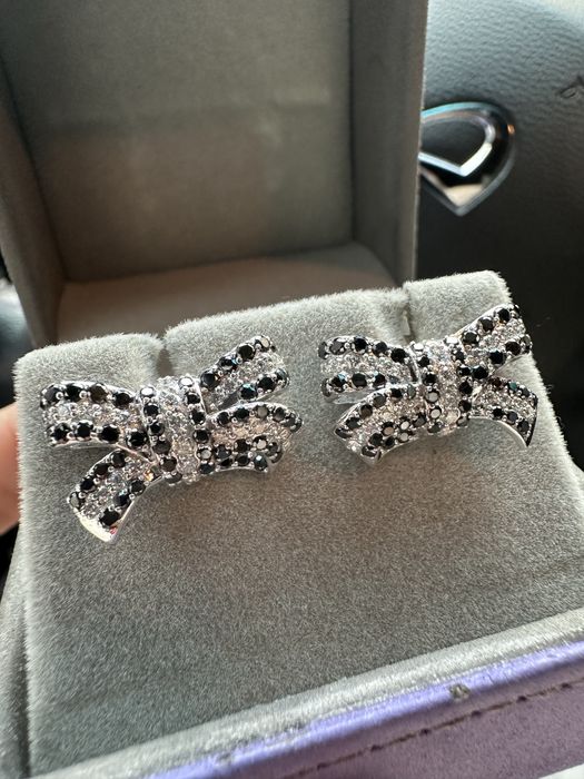 Золотые серьги с бриллиантами