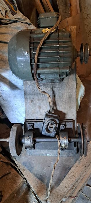 Продам електродвигатель 1 Квт/ 220Вт