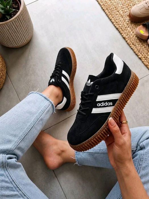 Buty damskie 
36-41
Te i inne modele 
Wysyłka pobraniowa