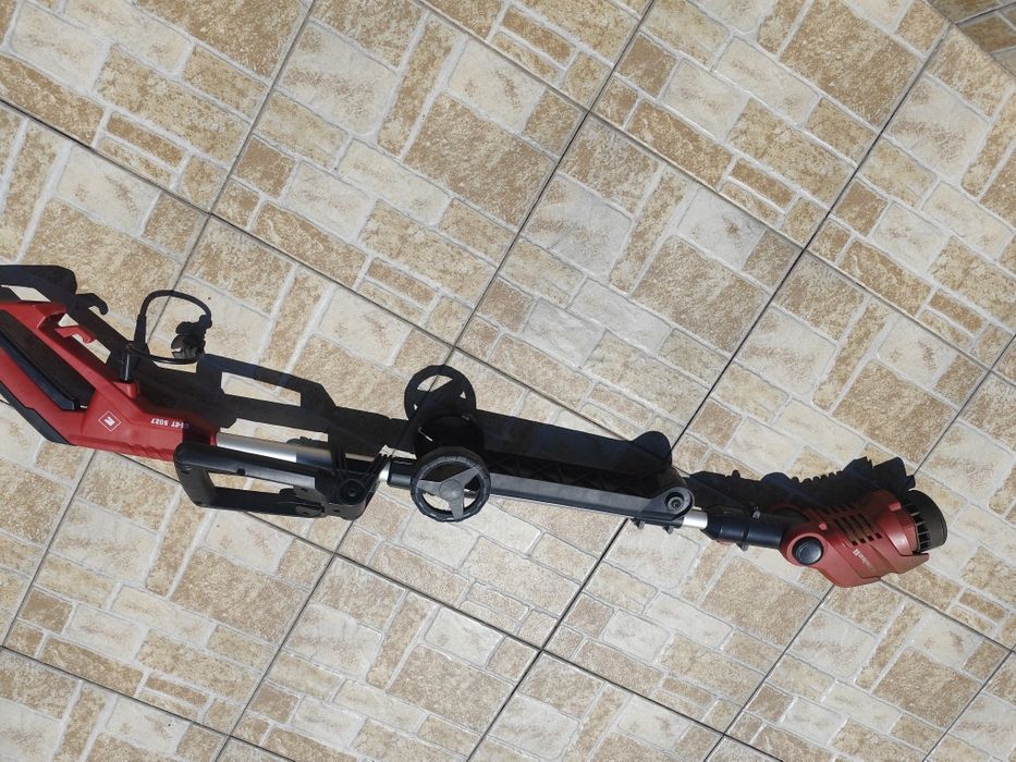 Máquina e aparador de relva...como nova