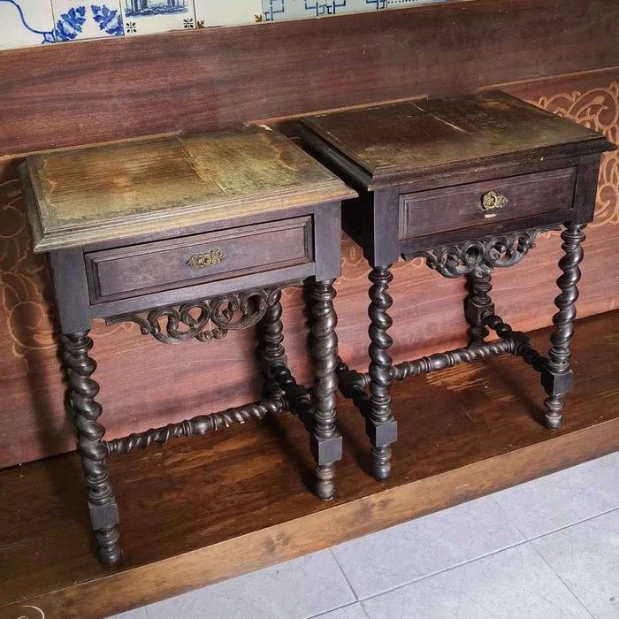 2 Mesas de cabeceira antigas de Cama de Bilros