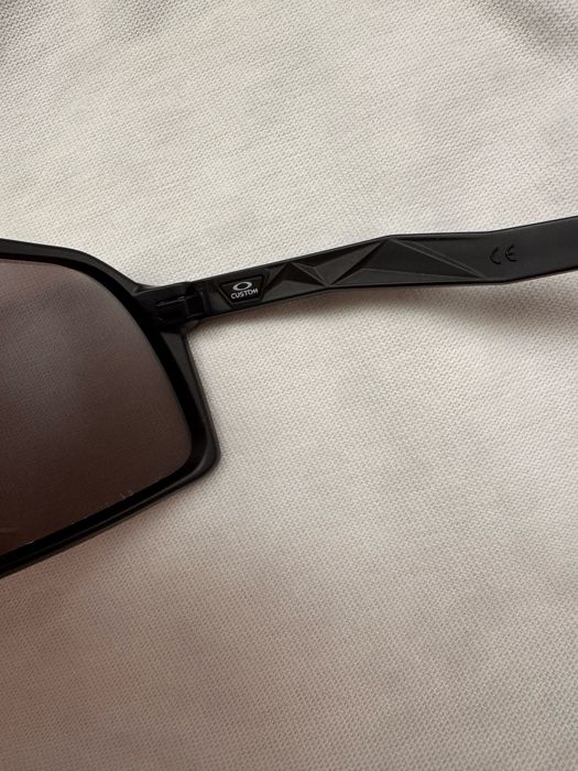 Oakley Sutro Black