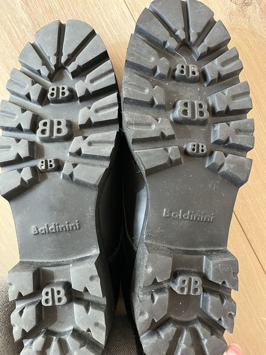 Жіночі чорні туфлі Baldinini
