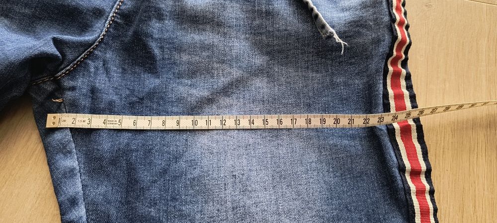 Spodnie jeansowe jogger