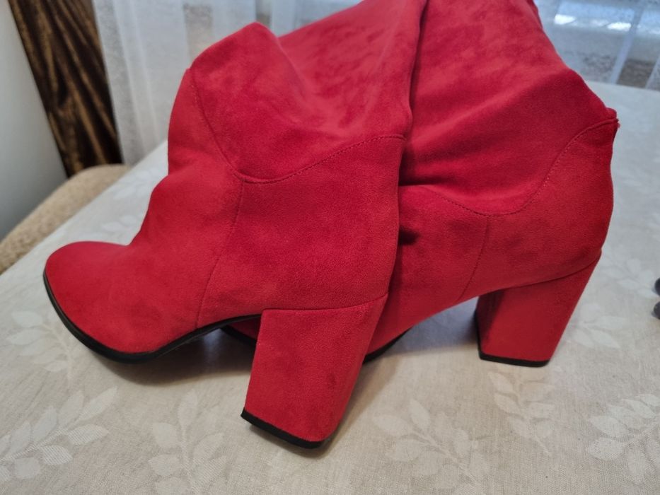 Чоботи жіночі,б/у,в відмінному стані,