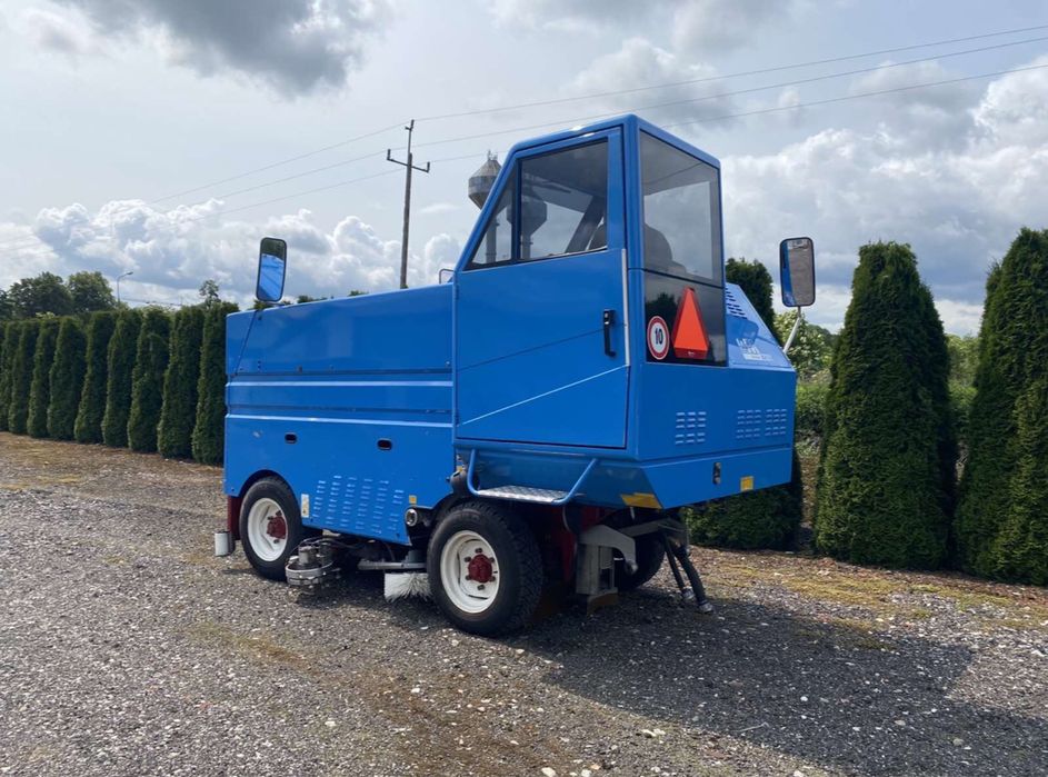 Льодоприбиральна машина