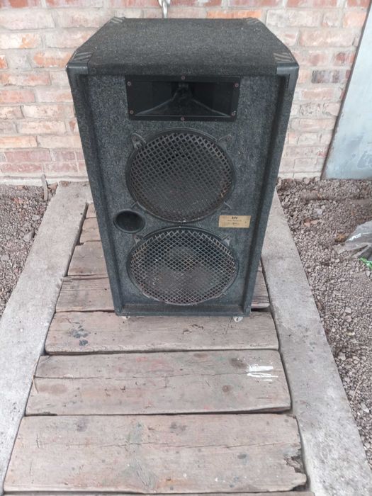 Potężna kolumna estradowa