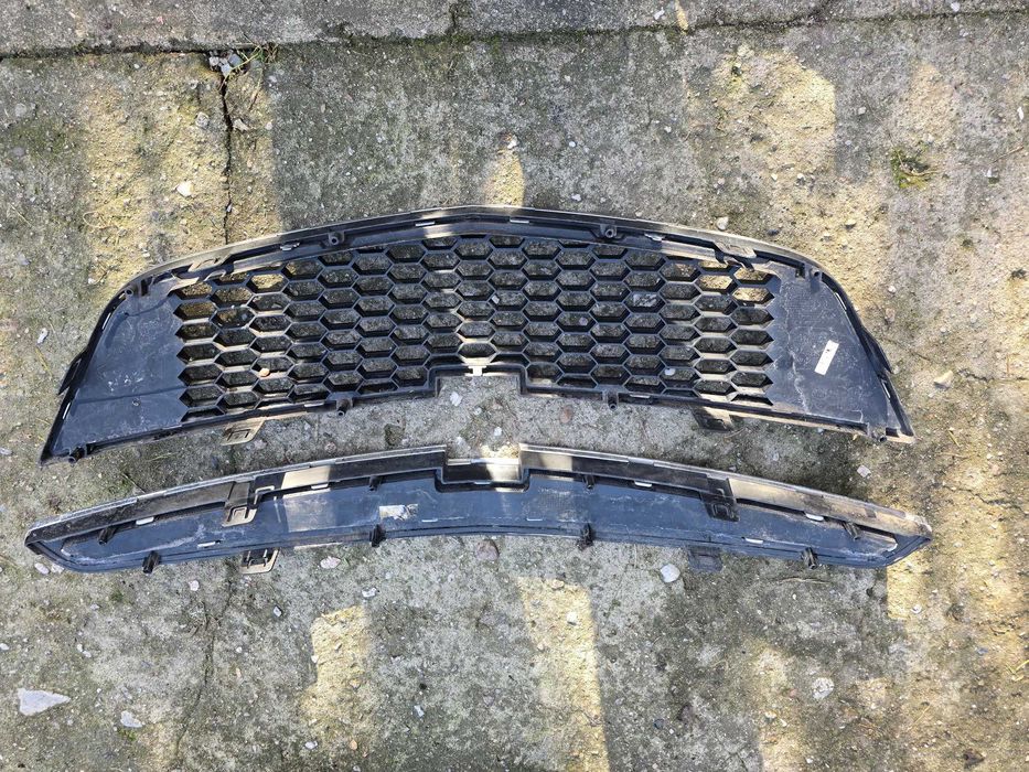 grill kratka środkowa Chevrolet Spark