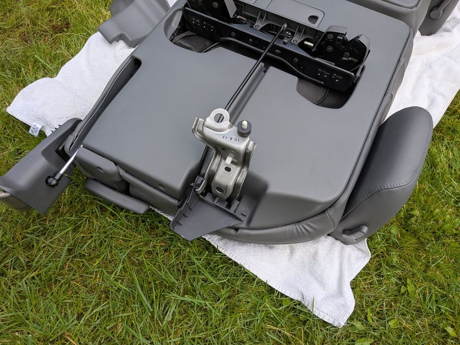 Сідушки 3й ряд з Lexus land cruiser