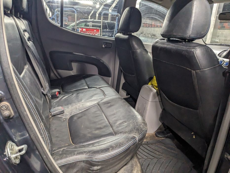 Міцубісі л200 пікап для зсу