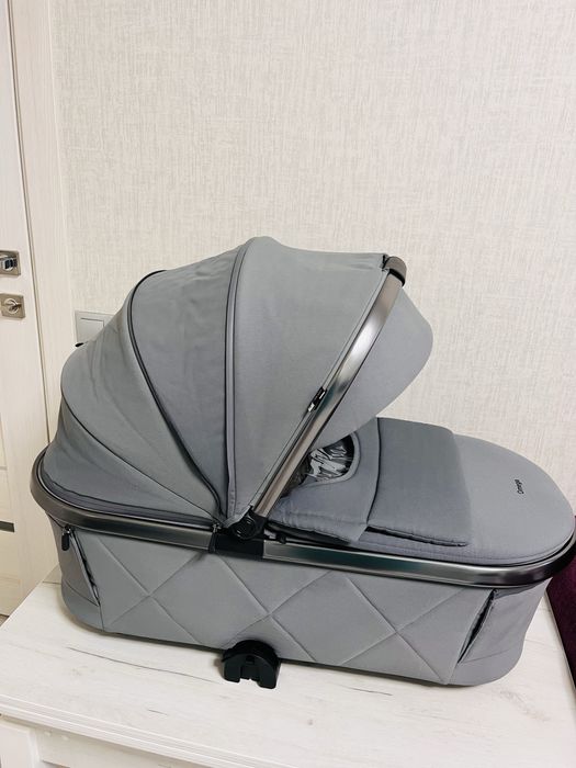 Продам коляску Carello Omega 2в1 з ліхтарем