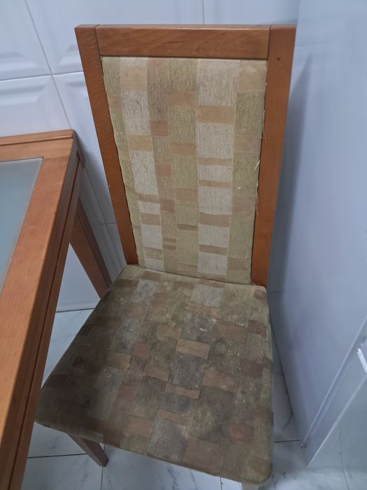 Mesa com 4 cadeiras