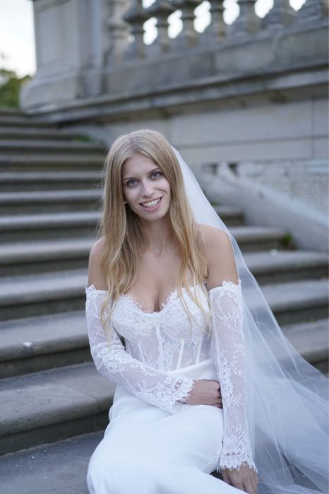 Przepiękna suknia ślubna rybka z trenem Madonna S