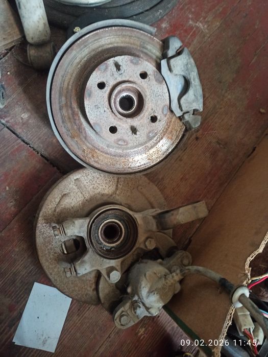 Продам поворотні кулаки на ваз 2108/15