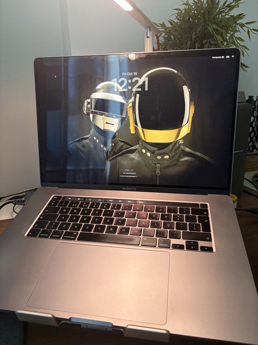 Apple MacBook Pro 16” (2019) i7 / 16 Gb RAM / 512 Gb SSD
