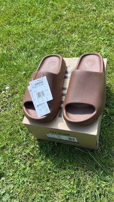 klapki yeezy slide flax