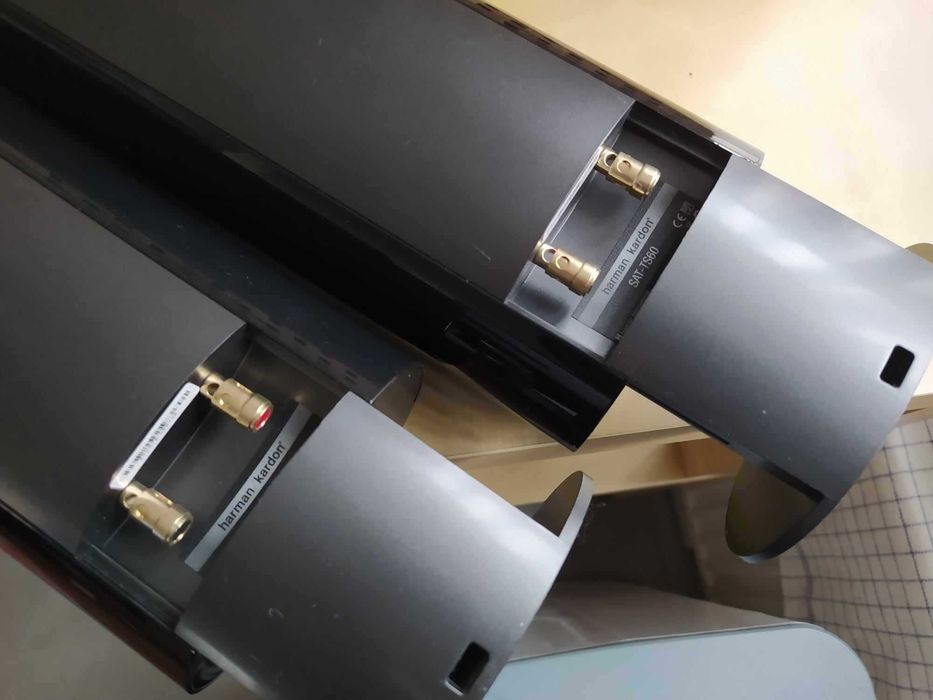 Uchwyty stojace do kolumn Harman Kardon