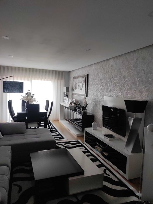 Vendo Apartamento T4   + Box para 3 carros