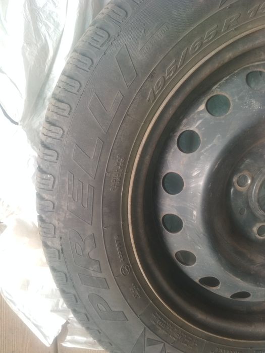 Зимові шини з дисками 195*65* R15 Нисан Тиида