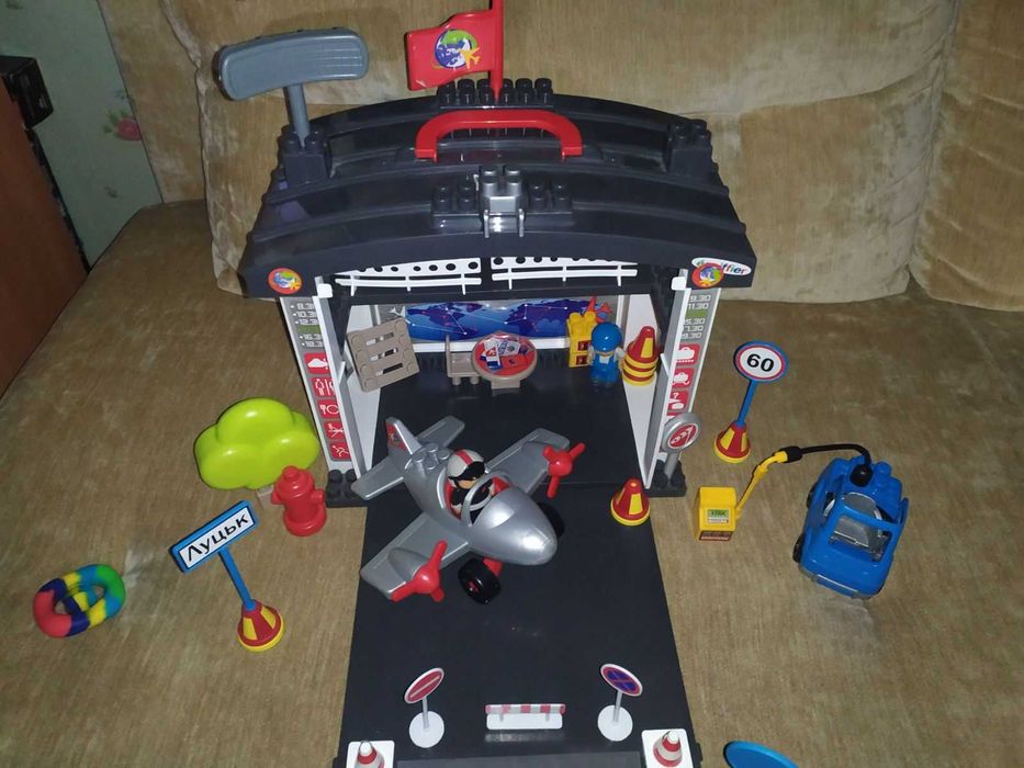 Ангар для самолетов идеальный подарок для детей 1.5-5 лет