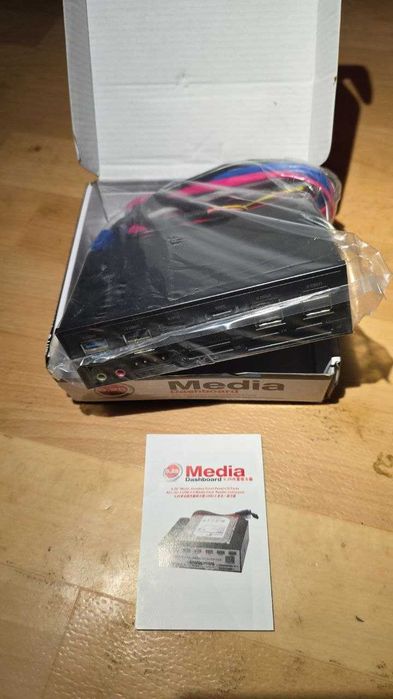 Передняя панель DeepFox Multifuntion 5,25 "Media Dashboard Card Reader