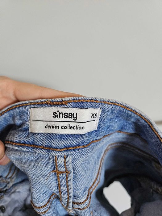 Błękitne krótkie spodenki jeansowe szorty dżinsowe XS Sinsay denim