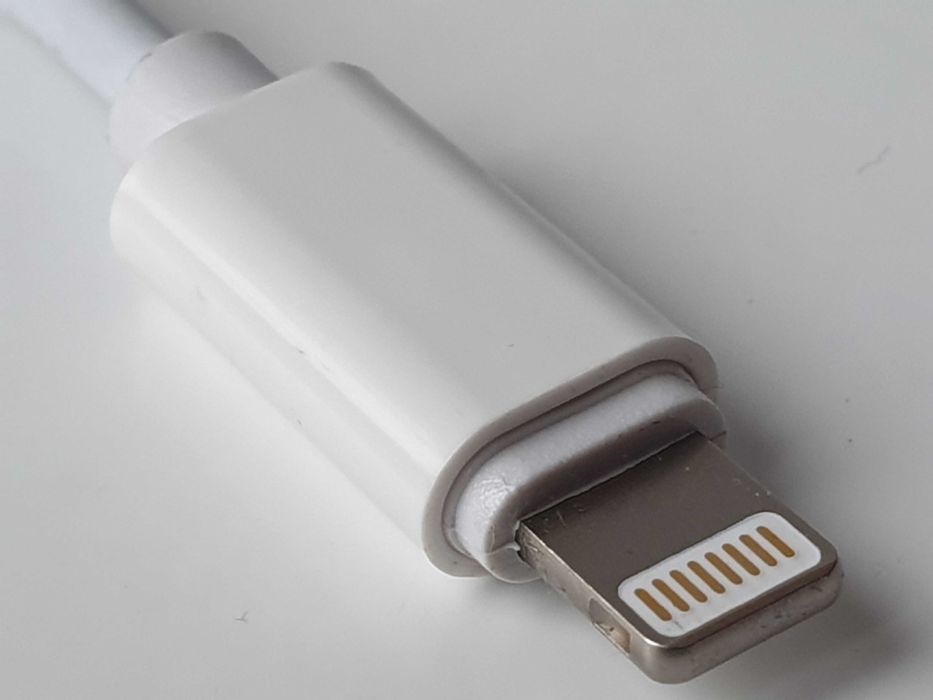 Адаптер   Apple iPhone AUX 3.5mm  to  Lightning