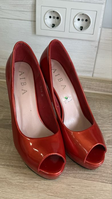 Туфлі 38 червоні 39