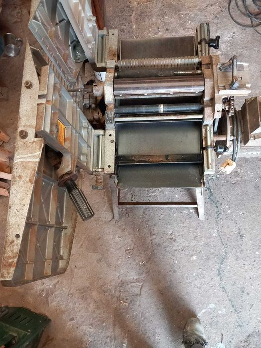 Máquina plaina desengrossadeira - DeWalt