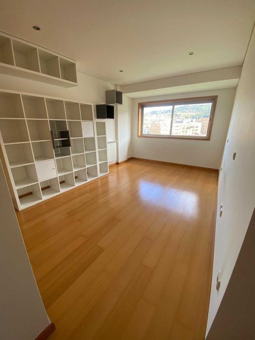 Apartamento T3 para Arrendar - Fraião