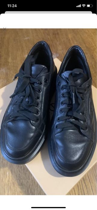 Шкіряні кросівки