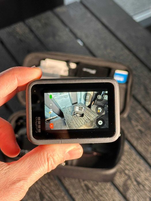 Екшн-камера GoPro Hero 10 з кріпленням на шолом