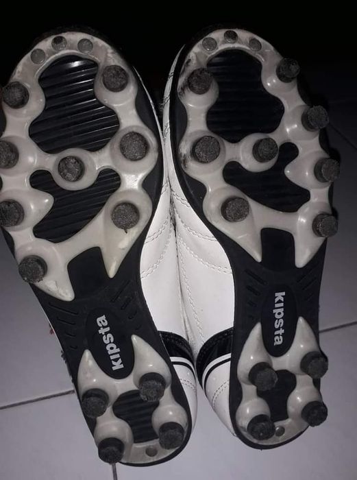 Chuteiras 32 kipsta