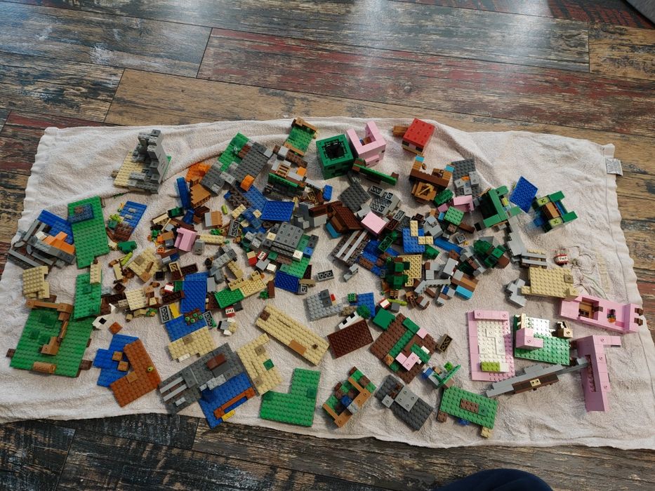 LEGO Minecraft wiele zestawów