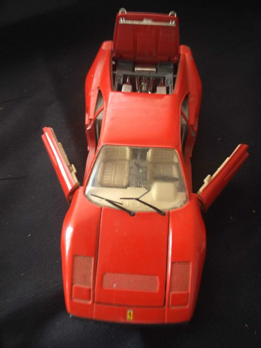 Conjunto 5 Super Carros e Livro da Ferrari
