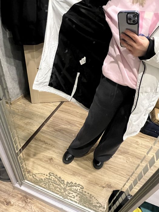 Продам зимову подовжену куртку в гарному стані