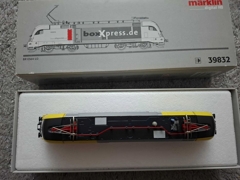 Marklin 39832 ES 64 U2 boxXpress Dispolok com som digital. Locomotiva elétrica