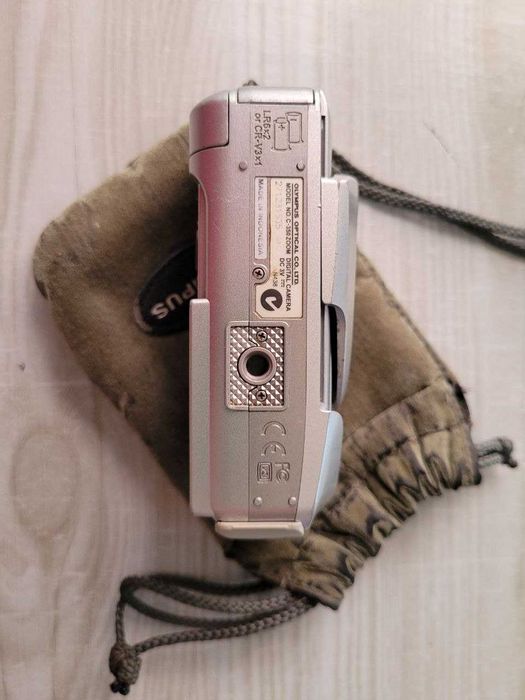 Мега комплект Y2K Olympus C-350 Zoom + 3 xD (256MB/64MB/16MB)  холдери
