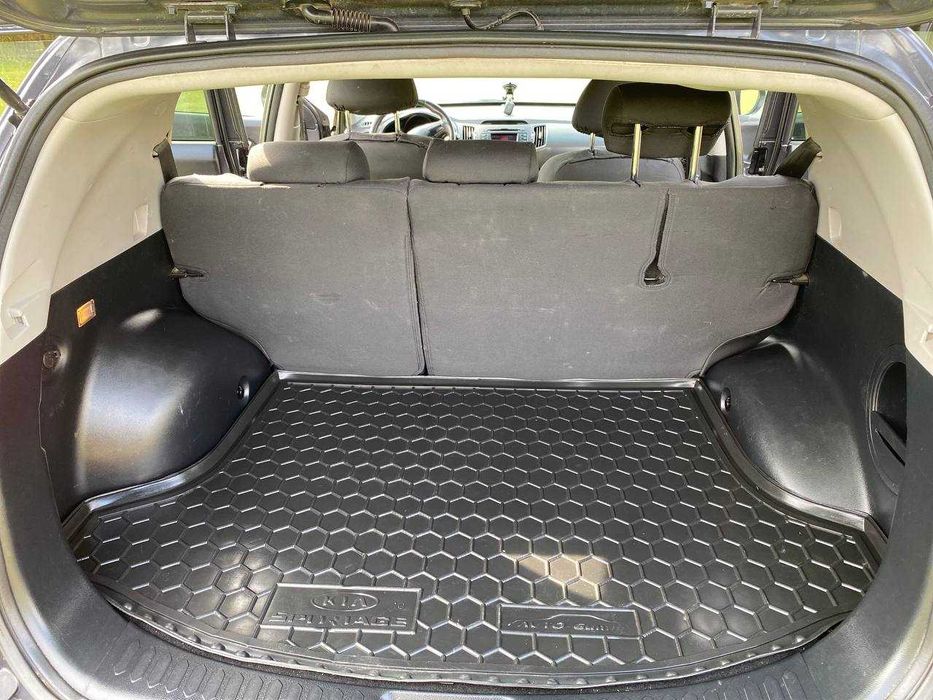 Продам автомобіль Кіа спортедж 2012р .в.