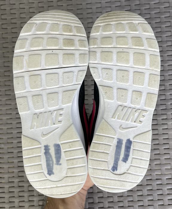 Nike Tanjun кроссовки 31 размер детские спортивные черные