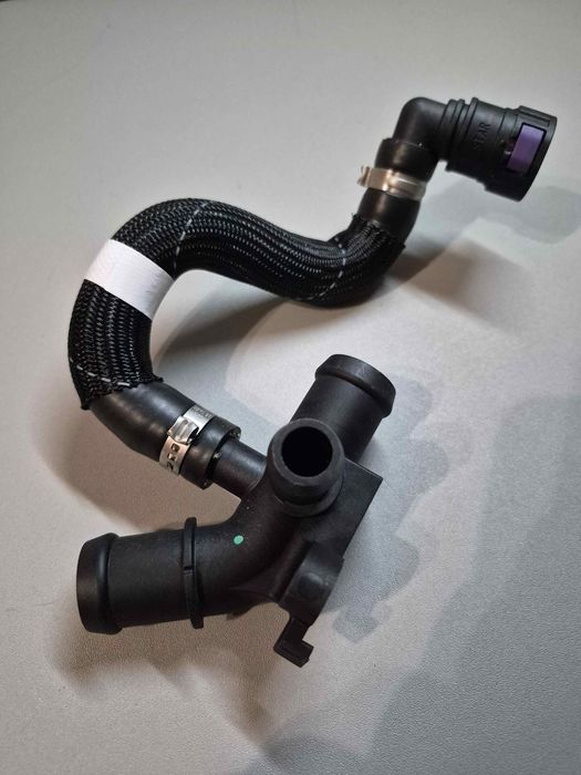 Land Rover Range Rover Sport L494 13- патрубок системи охолодження TR