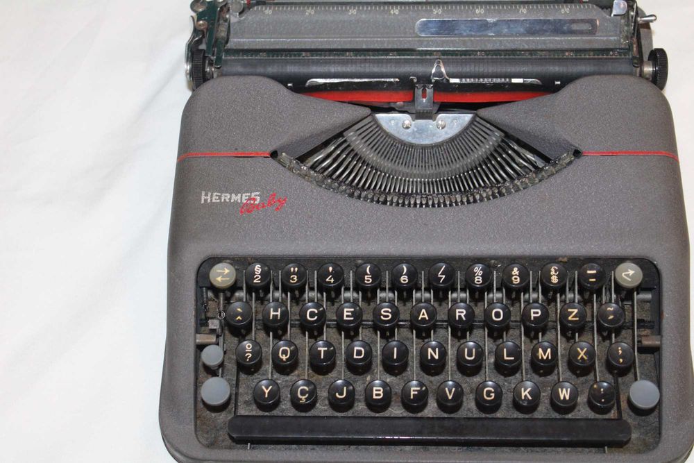 Máquina de escrever Hermes "Baby" anos 50\60